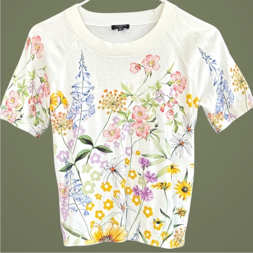 Like New Talbots Floral Short Sleeve
Sweater Small Petite